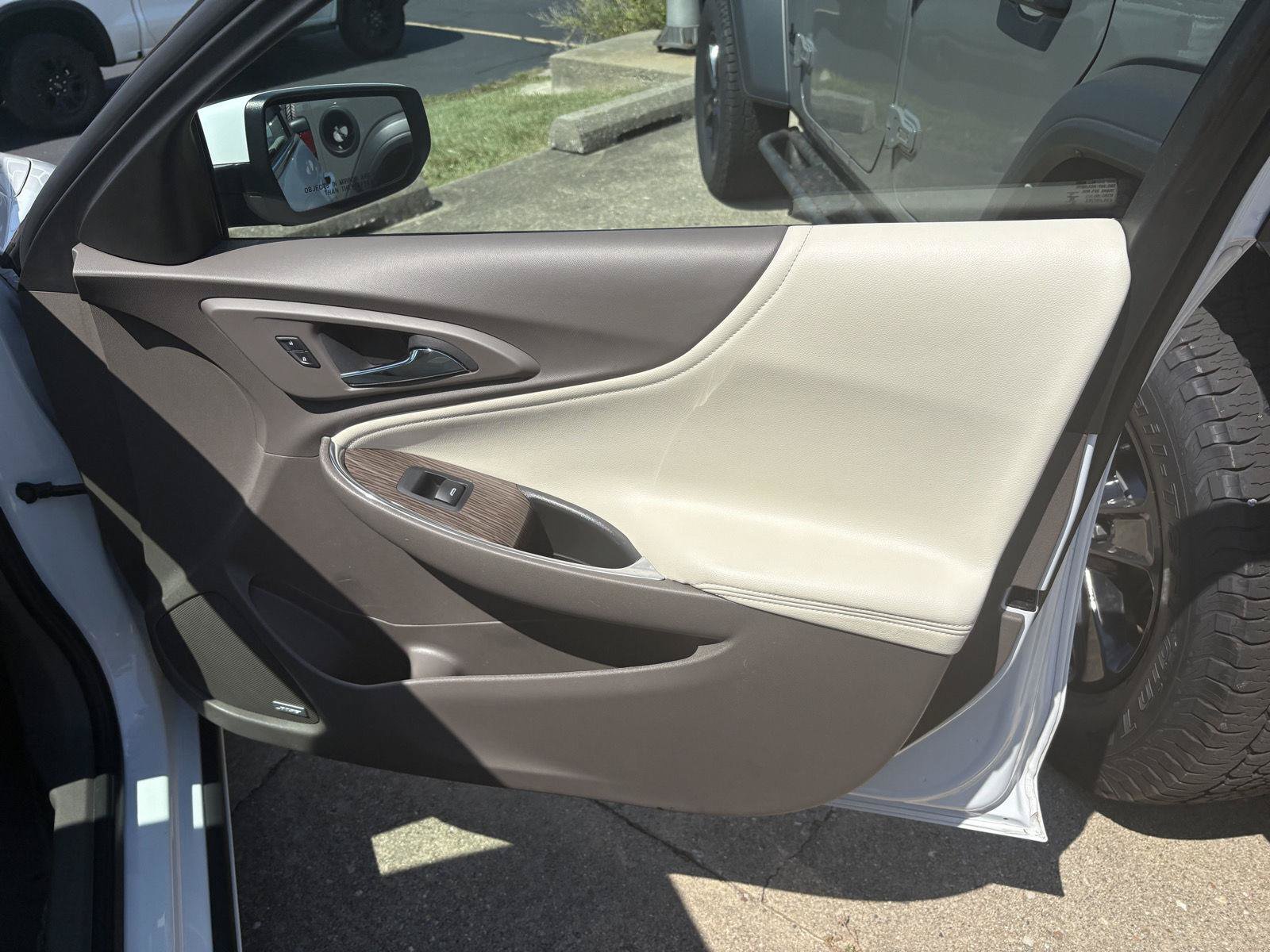 Used 2024 Chevrolet Malibu LT FWD image 18