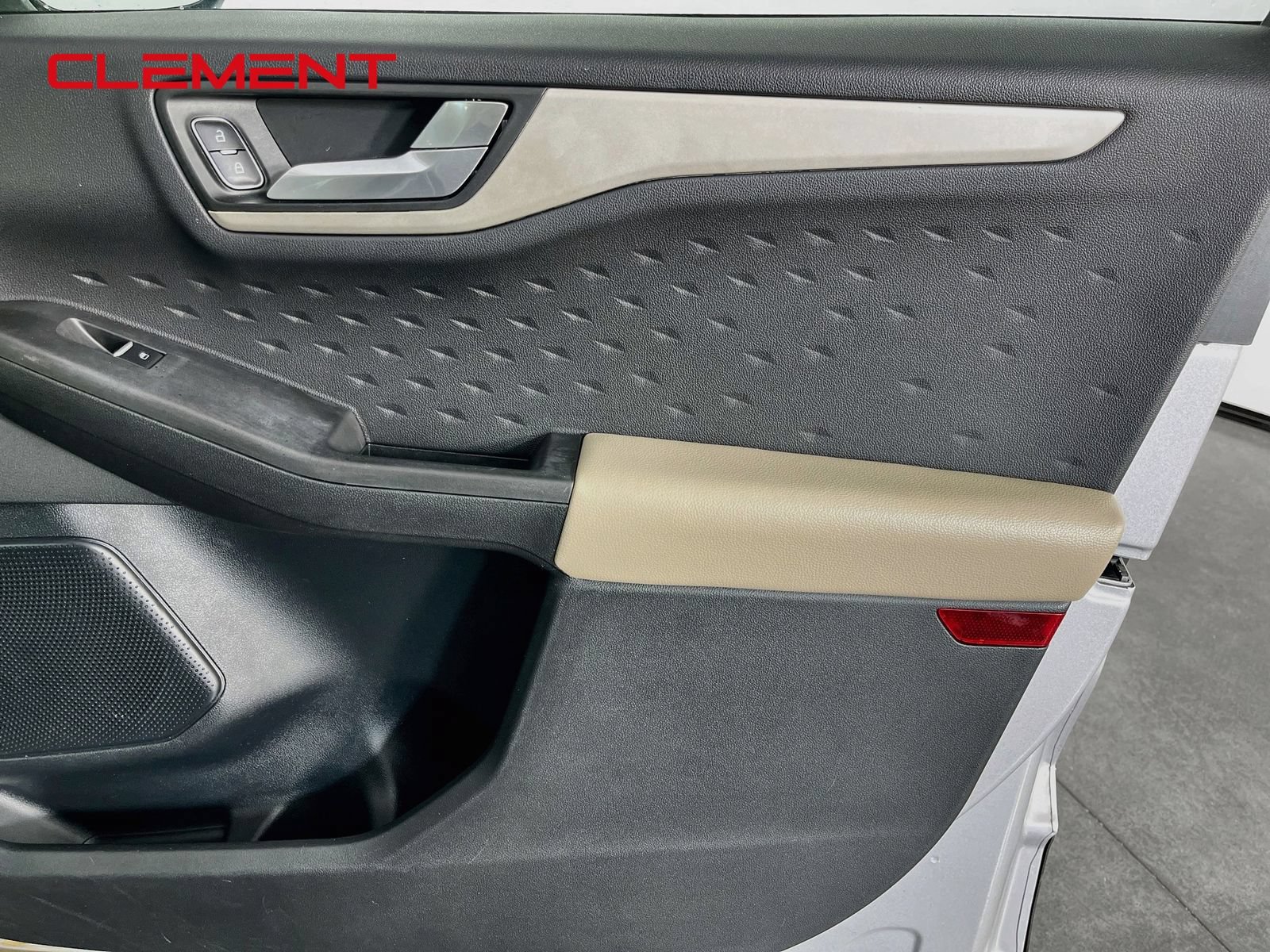 Used 2020 Ford Escape SEL FWD image 36
