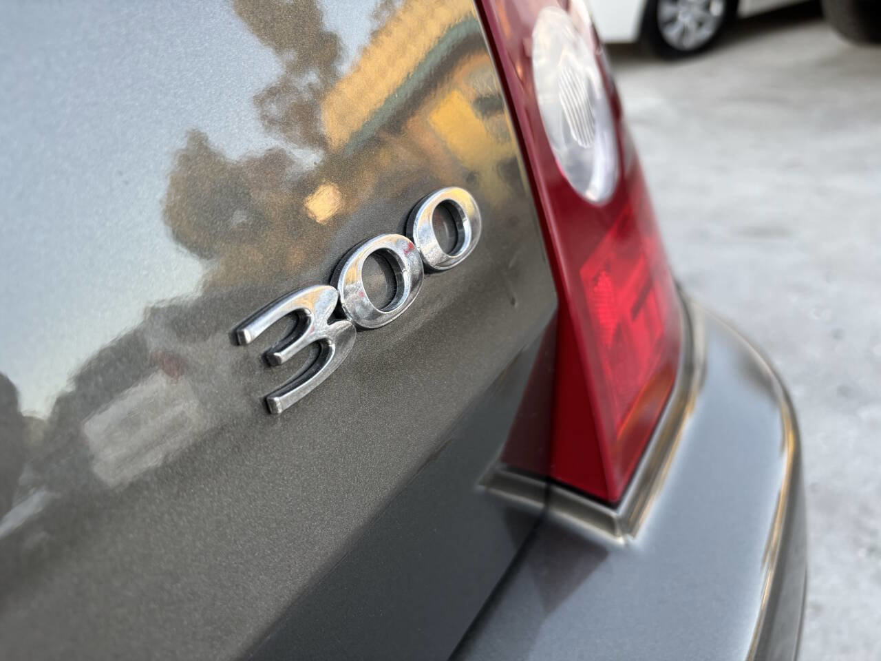 Used 2008 Chrysler 300 LX image 17