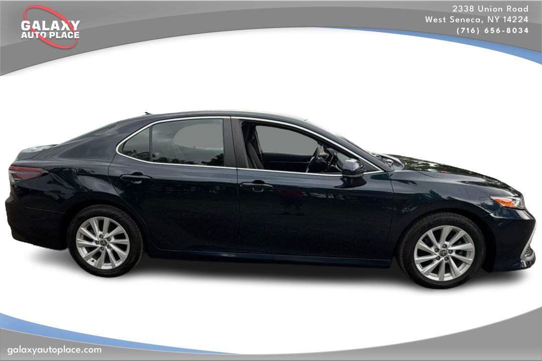 Used 2021 Toyota Camry LE FWD image 4