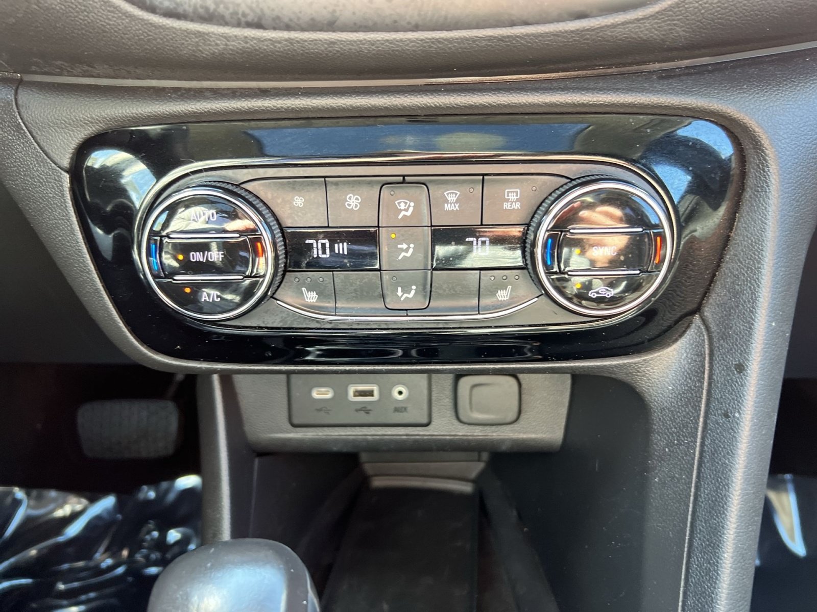 Used 2023 Buick Encore GX Essence w/ Experience Buick Package AWD/4WD image 20