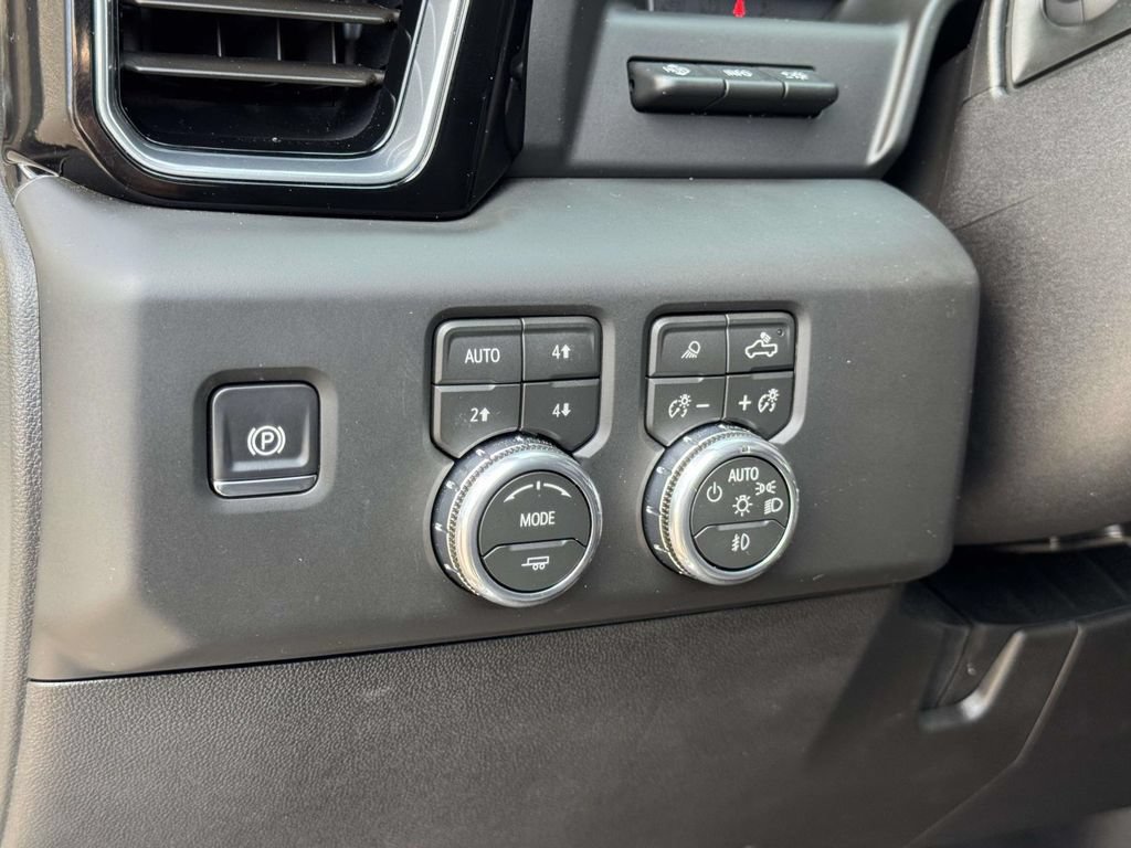 Used 2026 GMC Sierra 2500 Denali w/ Denali Reserve Package AWD/4WD image 9