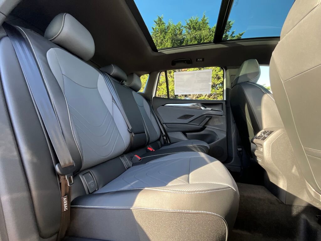 New 2025 Volkswagen Tiguan SE R-Line image 14