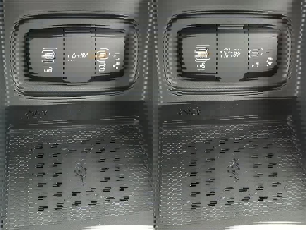 New 2026 Hyundai Venue SEL image 31