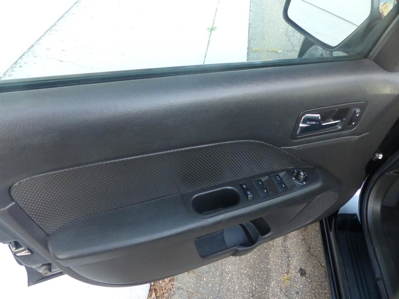 Used 2006 Ford Fusion SEL FWD image 18