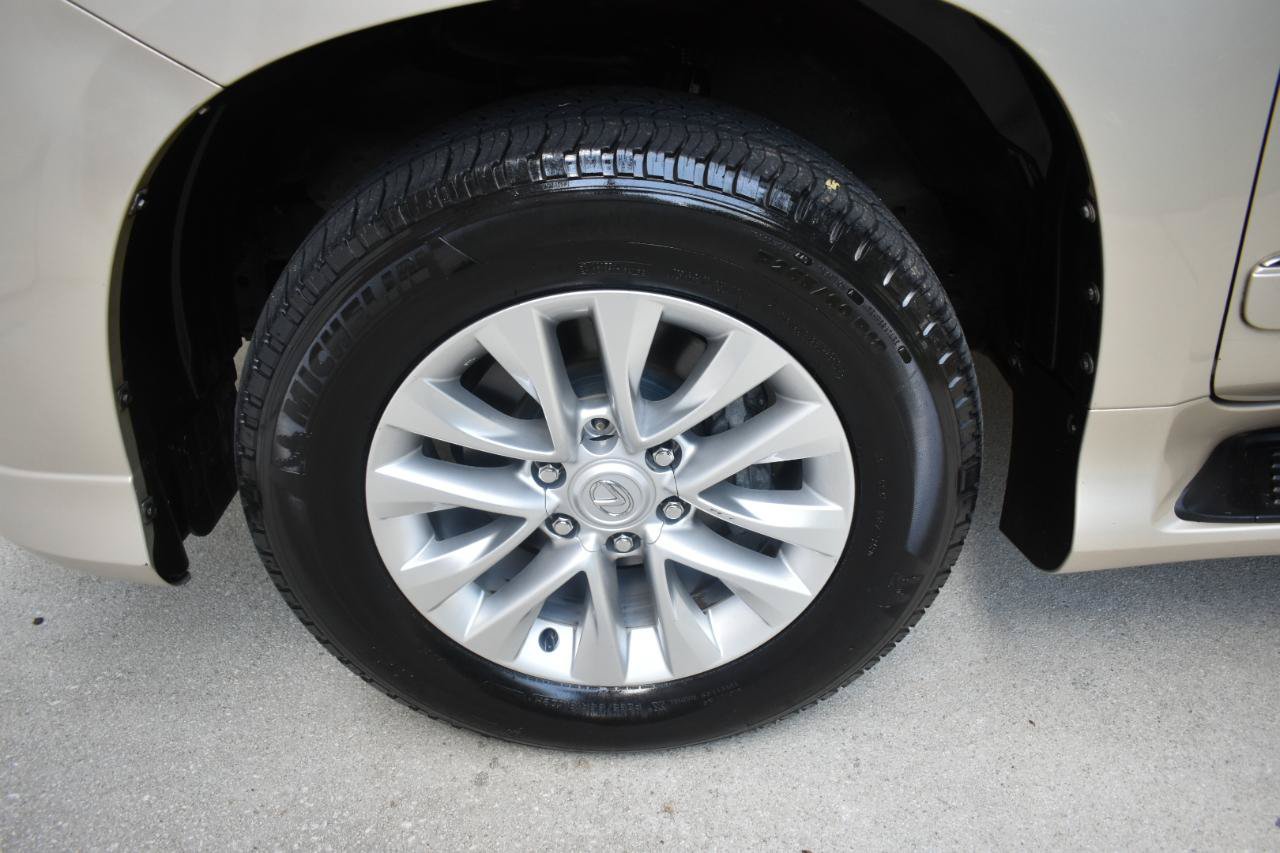 Used 2014 Lexus GX 460 w/ Premium Package AWD/4WD image 17