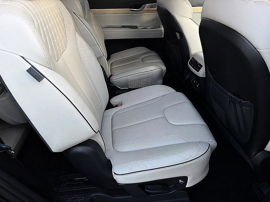 Used 2023 Hyundai Palisade Limited image 23