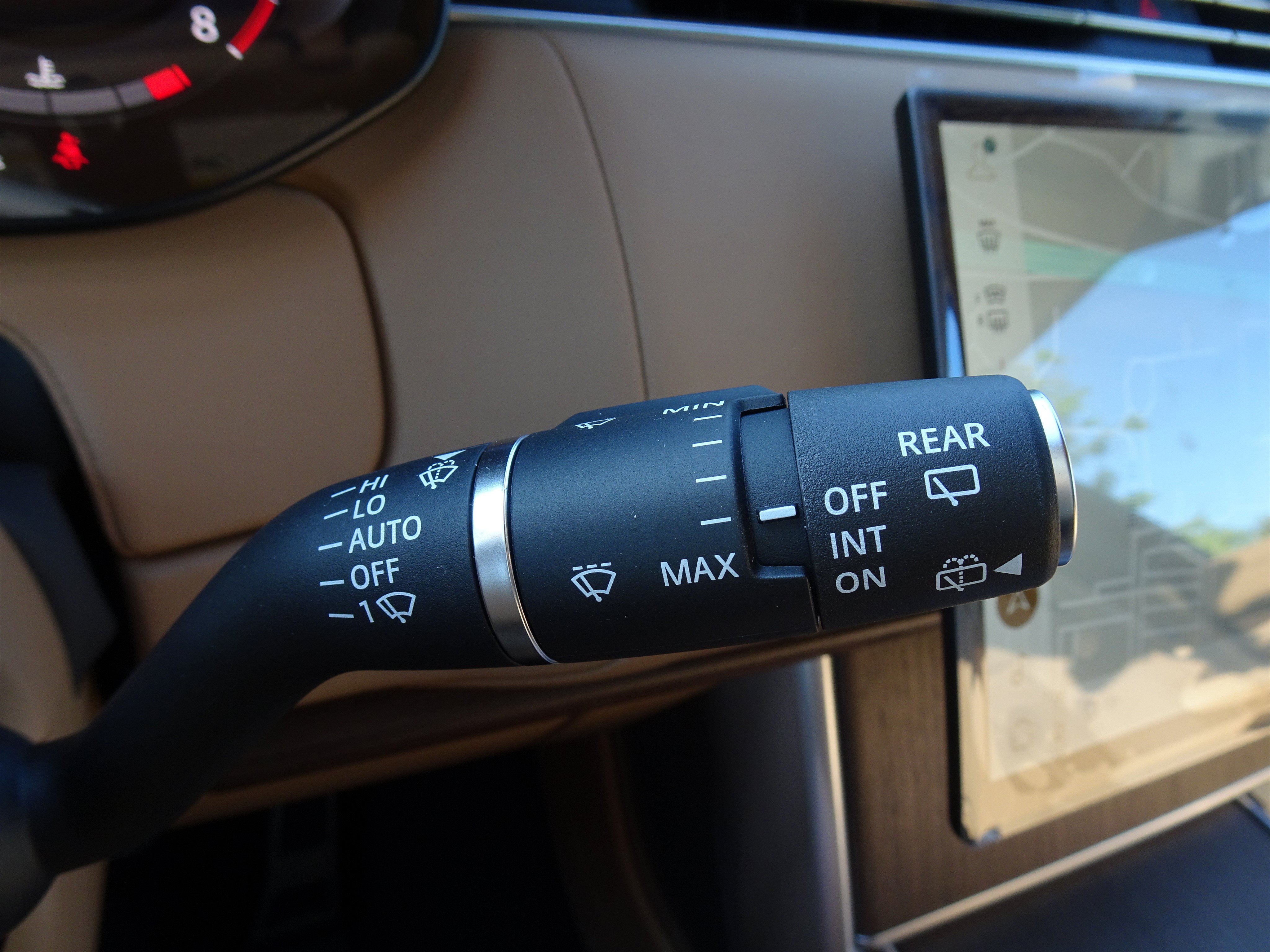 New 2026 Land Rover Range Rover Long Wheelbase SE AWD/4WD image 28