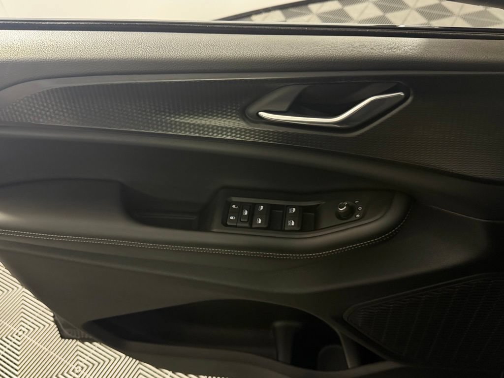 Certified 2025 Jeep Grand Cherokee Laredo X RWD image 25