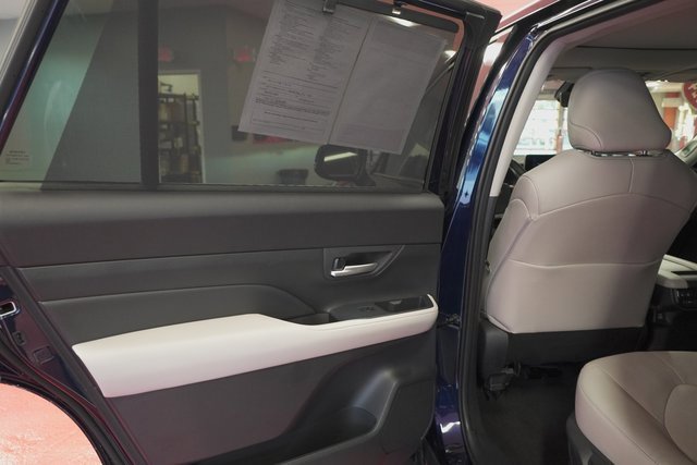 Used 2024 Toyota Grand Highlander Platinum image 22