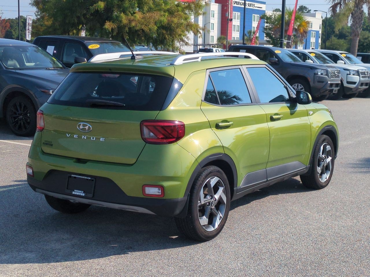 Used 2023 Hyundai Venue SEL FWD image 4
