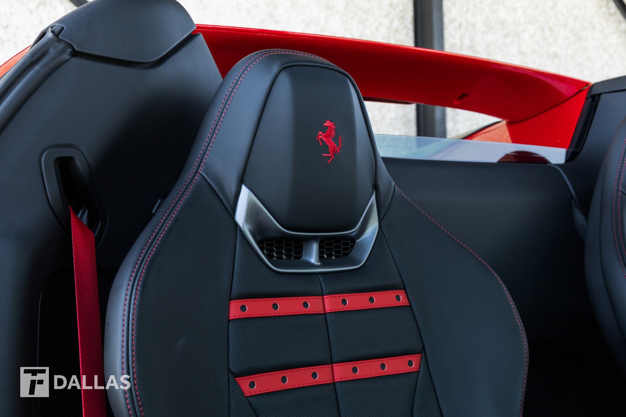 Used 2025 Ferrari 296 GTS RWD image 38