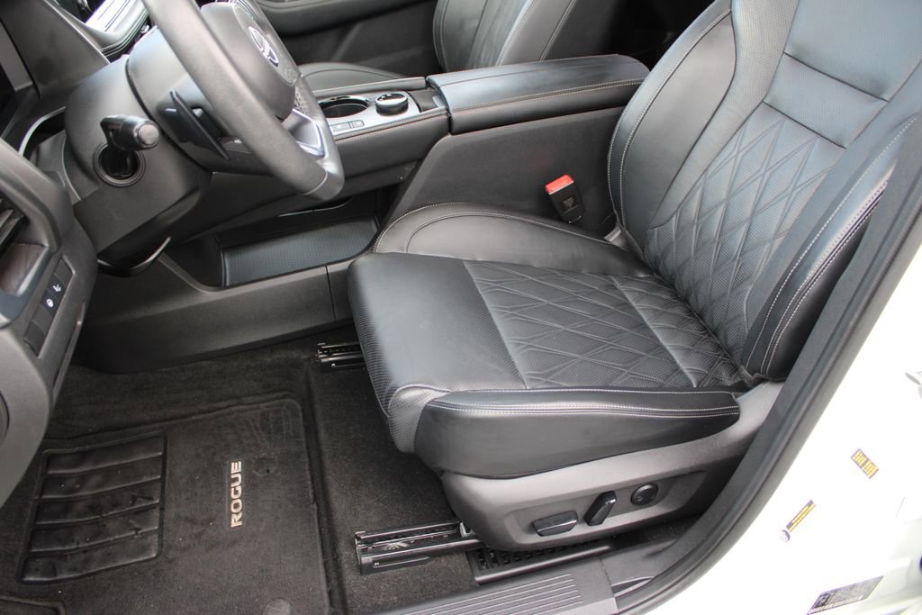 Used 2022 Nissan Rogue Platinum w/ Head-Up Display Package image 21