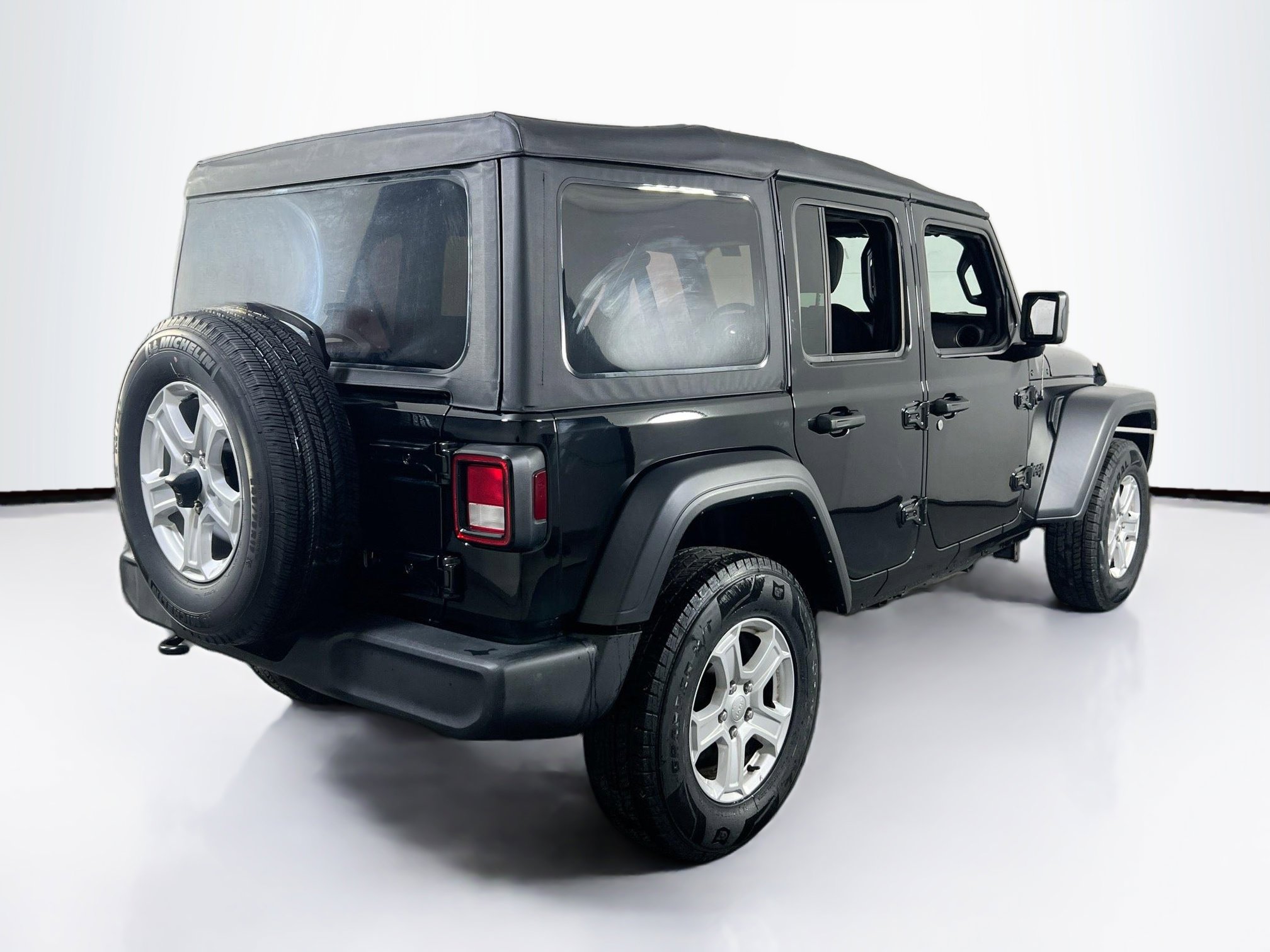 Used 2022 Jeep Wrangler Sport S image 5