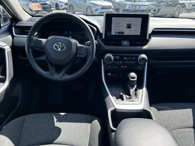 Used 2025 Toyota RAV4 XLE AWD/4WD image 16