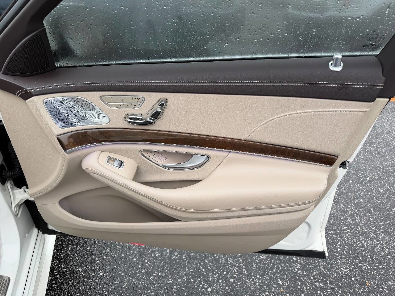 Used 2015 Mercedes-Benz S 550 Sedan image 23