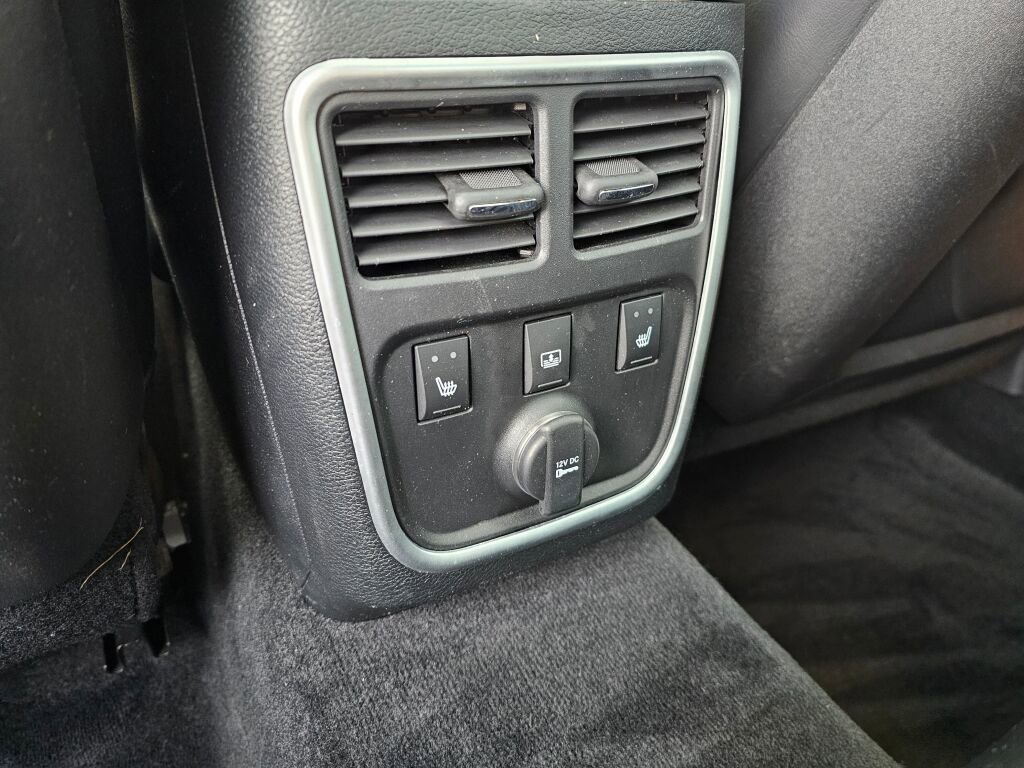Used 2014 Chrysler 300 C w/ Light Group image 14