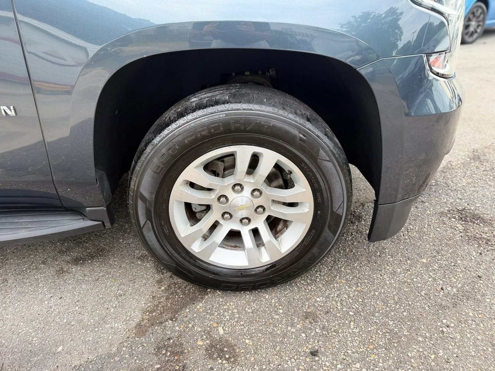 Used 2019 Chevrolet Suburban LT RWD image 13