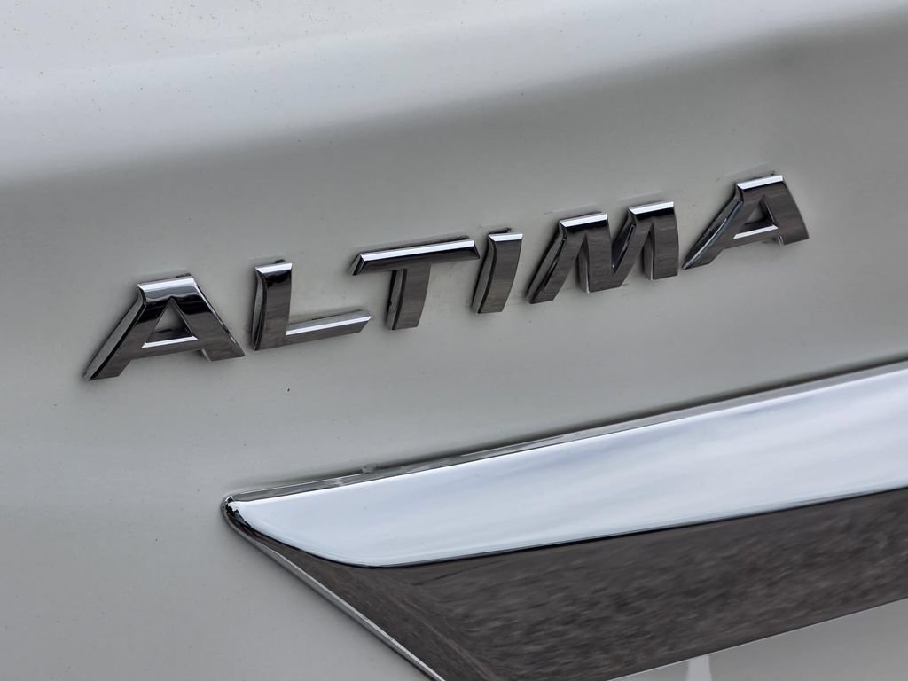 Used 2015 Nissan Altima 2.5 SL w/ Moonroof Package FWD image 25