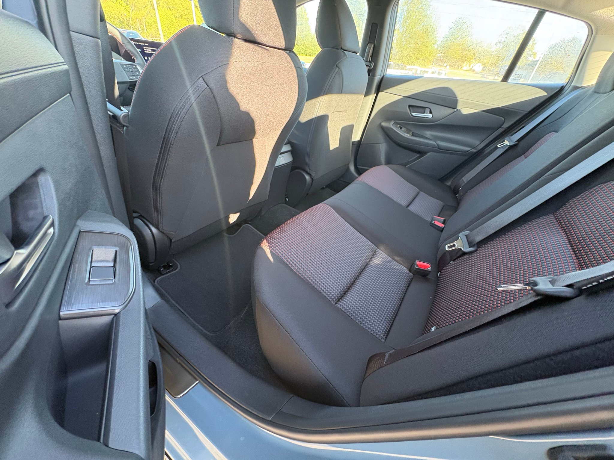 New 2027 Nissan Sentra SR w/ Floor Mat Package FWD image 21