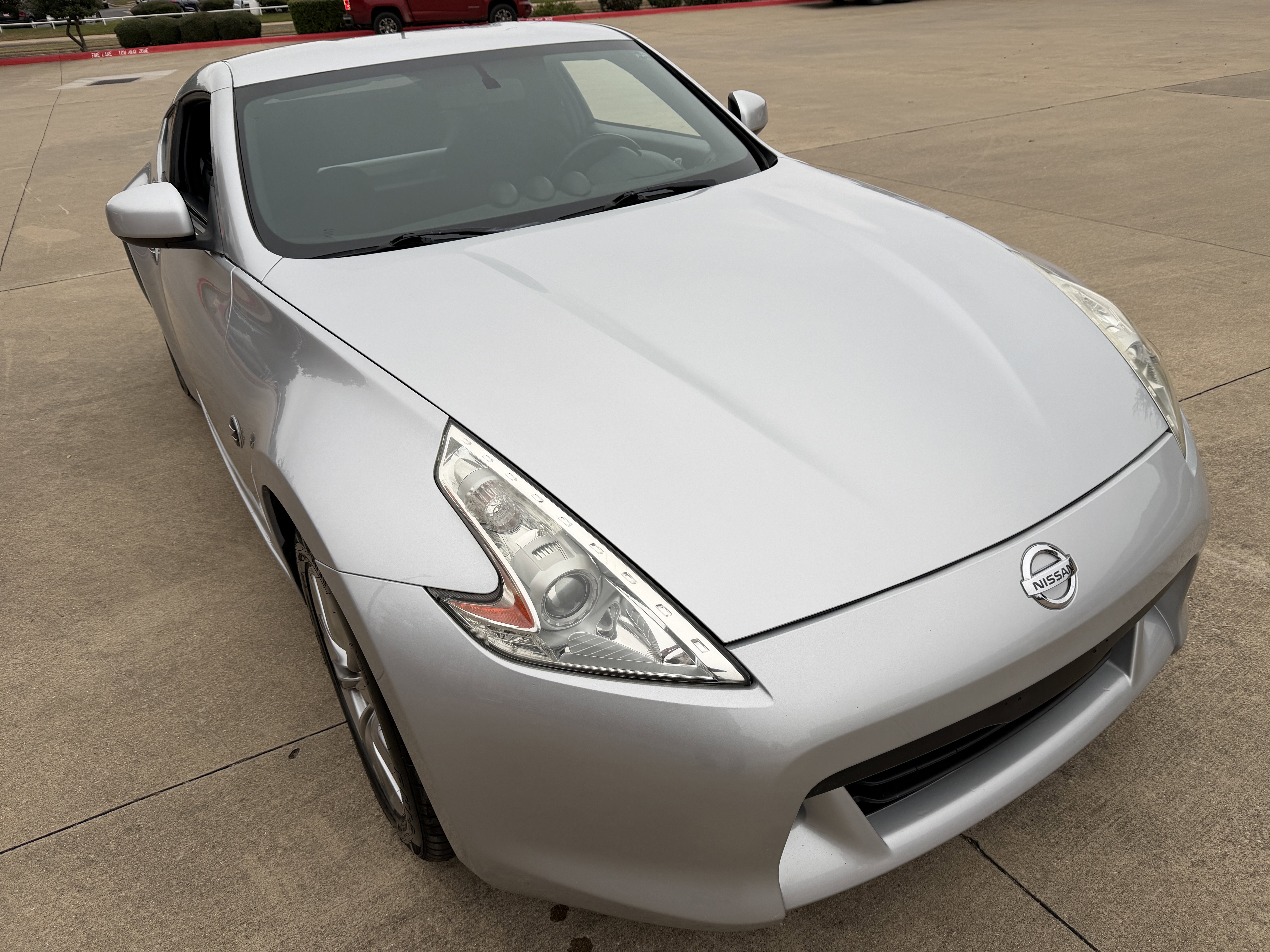 Used 2011 Nissan 370Z Coupe image 2