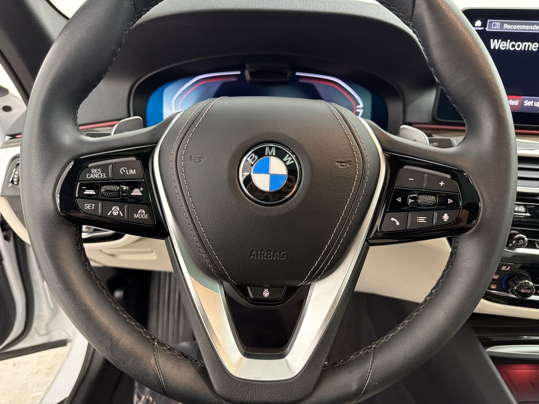Used 2023 BMW 540i w/ Executive Package RWD image 11