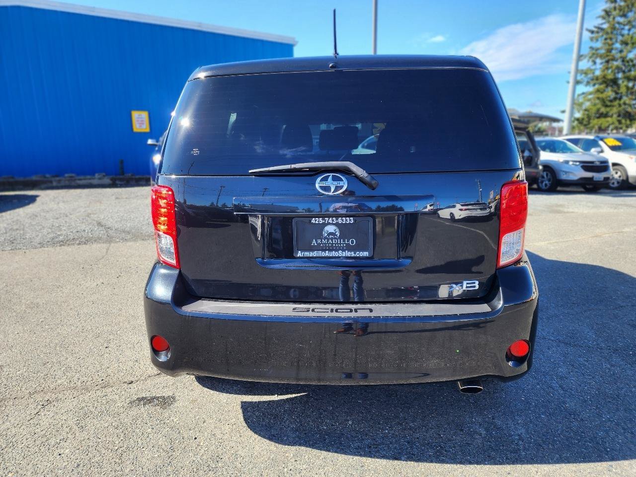 Used 2011 Scion xB FWD image 6