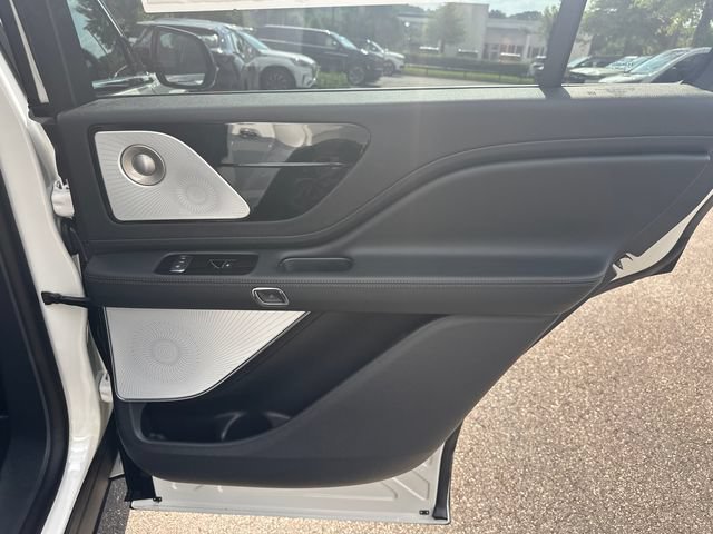 New 2026 Lincoln Aviator Reserve AWD/4WD image 17