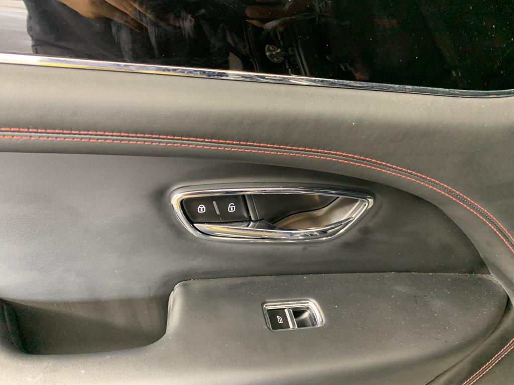 Used 2023 Bentley Bentayga AWD/4WD image 31