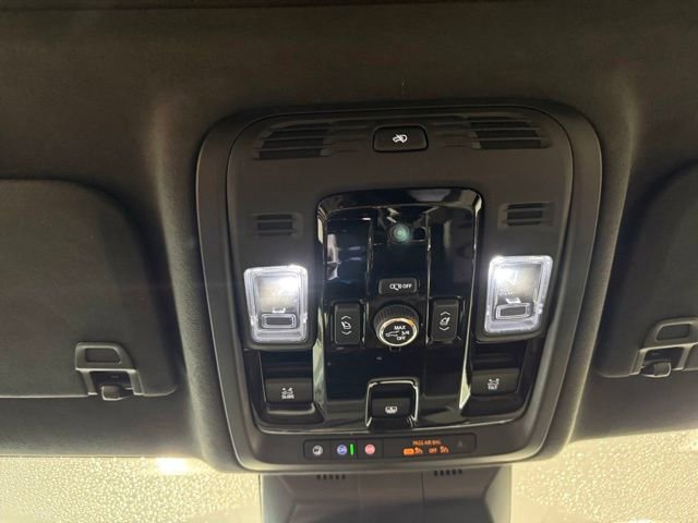 Used 2026 Cadillac Escalade ESV Platinum Sport w/ LPO, ONYX Package AWD/4WD image 15