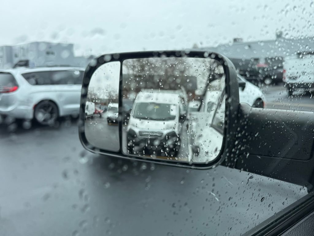 Used 2018 RAM 3500 Tradesman image 16