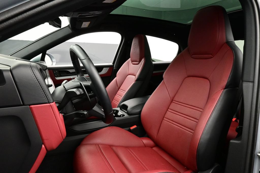 Certified 2025 Porsche Cayenne Coupe AWD/4WD image 5