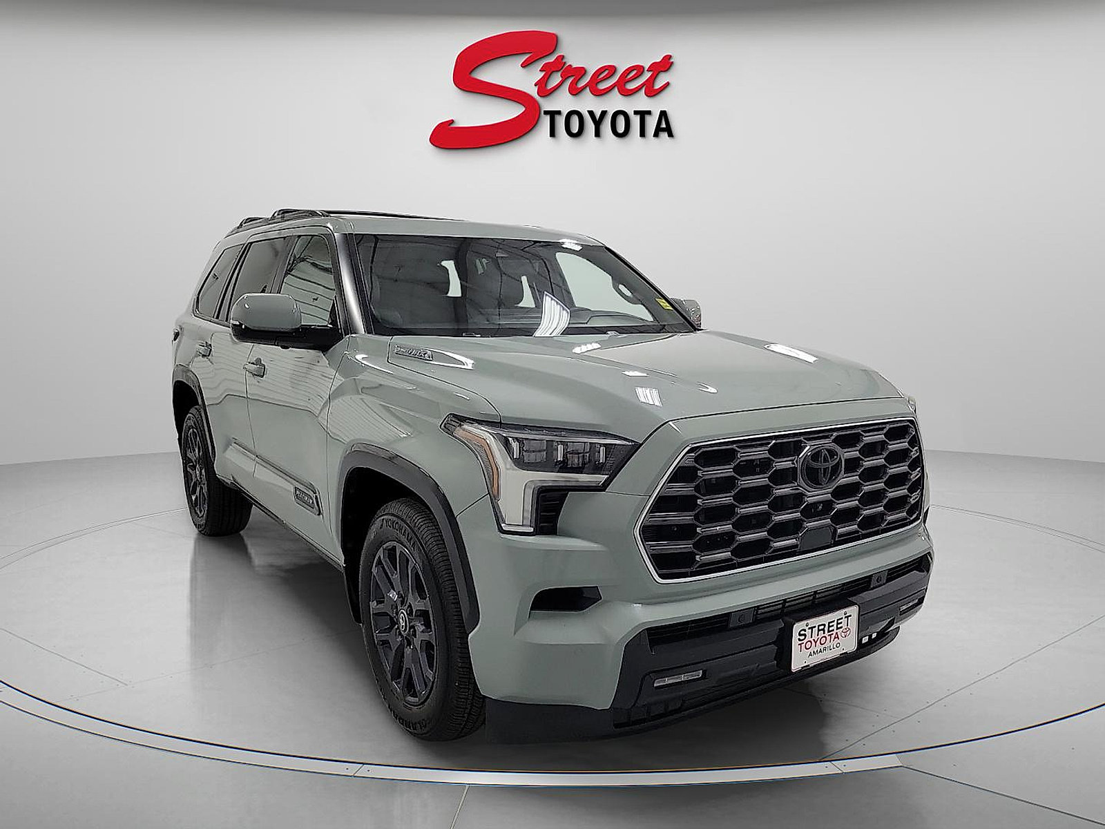Certified 2025 Toyota Sequoia Platinum AWD/4WD image 5