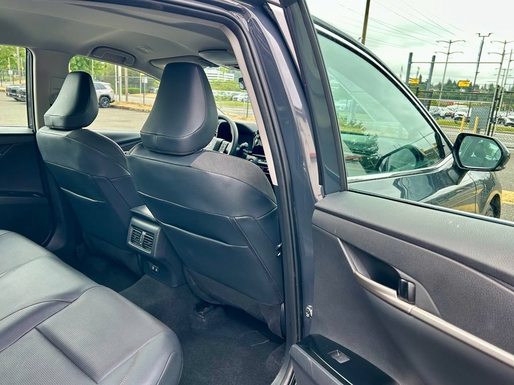 Used 2025 Toyota Camry XLE FWD image 13