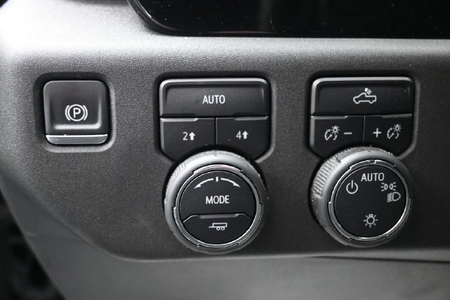 Used 2024 Chevrolet Silverado 1500 LT AWD/4WD image 8