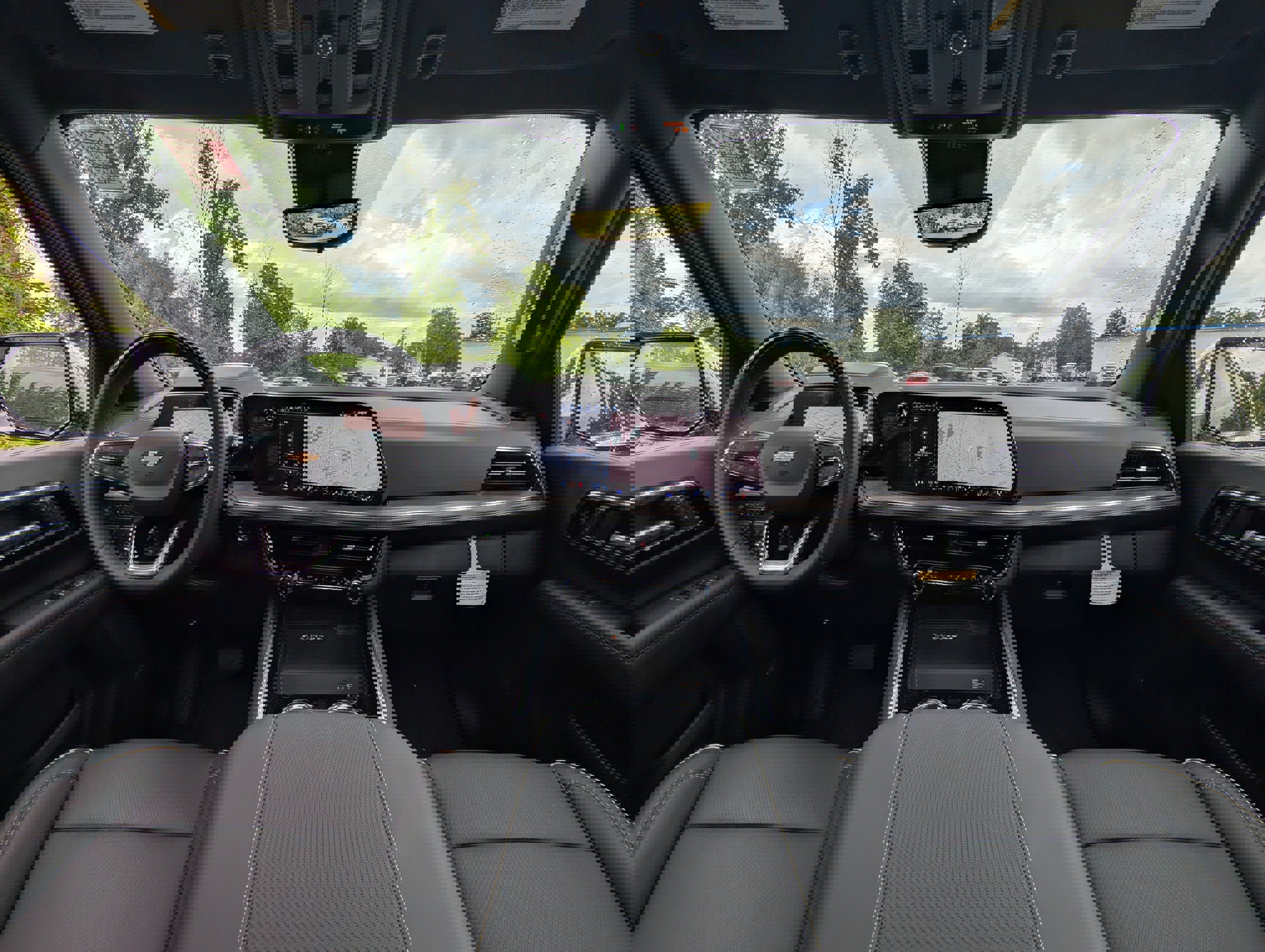 New 2025 Chevrolet Suburban Premier image 3