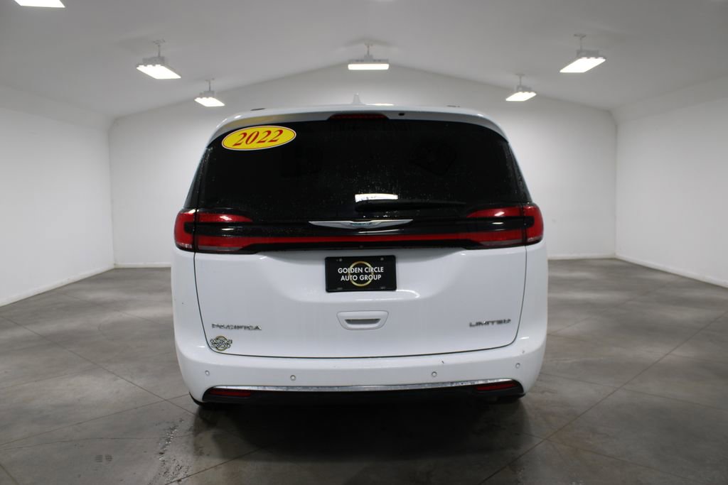 Used 2022 Chrysler Pacifica Limited image 9