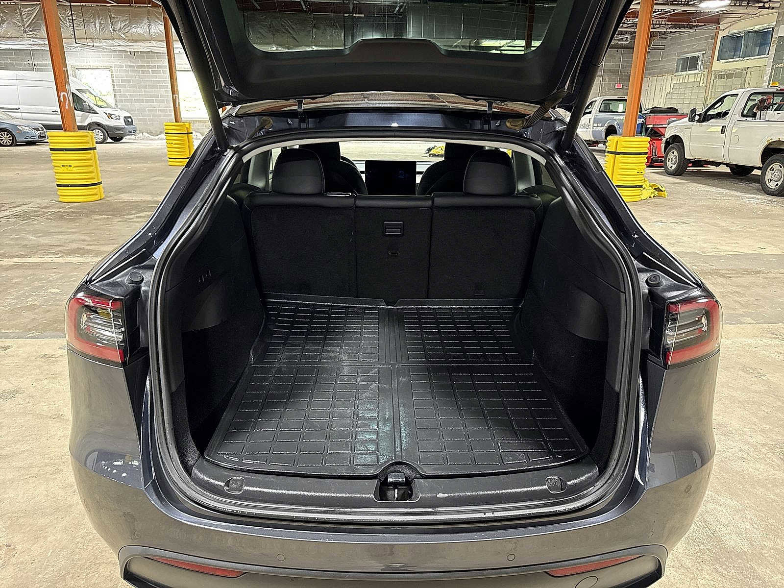 Used 2020 Tesla Model Y Long Range AWD/4WD image 11