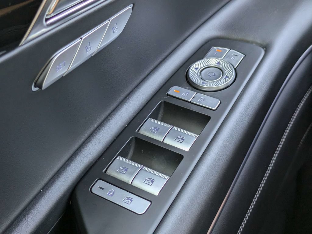 Used 2025 Genesis GV80 2.5T Standard AWD/4WD image 24