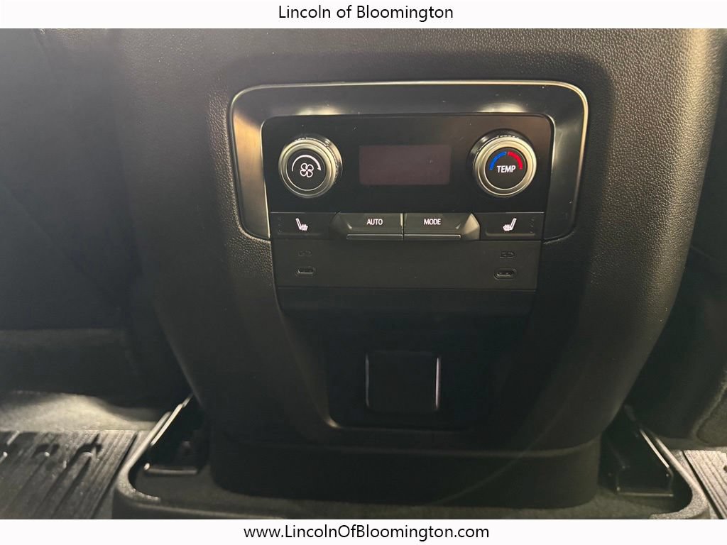 Used 2025 GMC Yukon Elevation AWD/4WD image 13