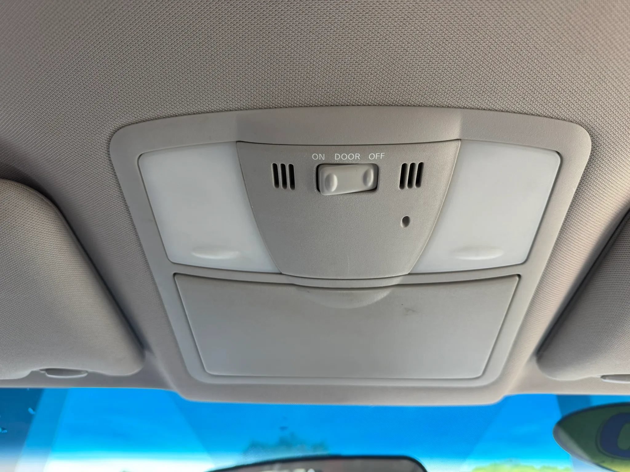 Used 2010 Nissan Altima 2.5 S FWD image 18