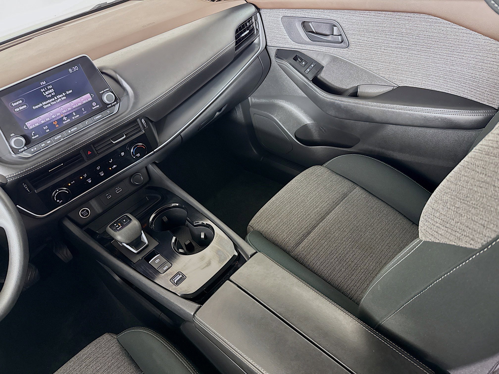 Used 2022 Nissan Rogue S image 26