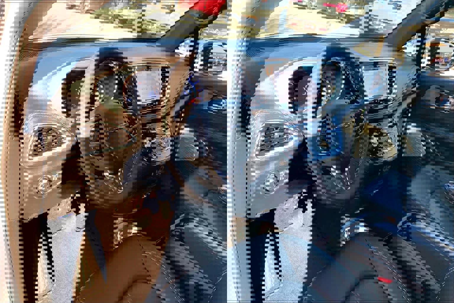 Used 2025 Chrysler Pacifica Select image 18