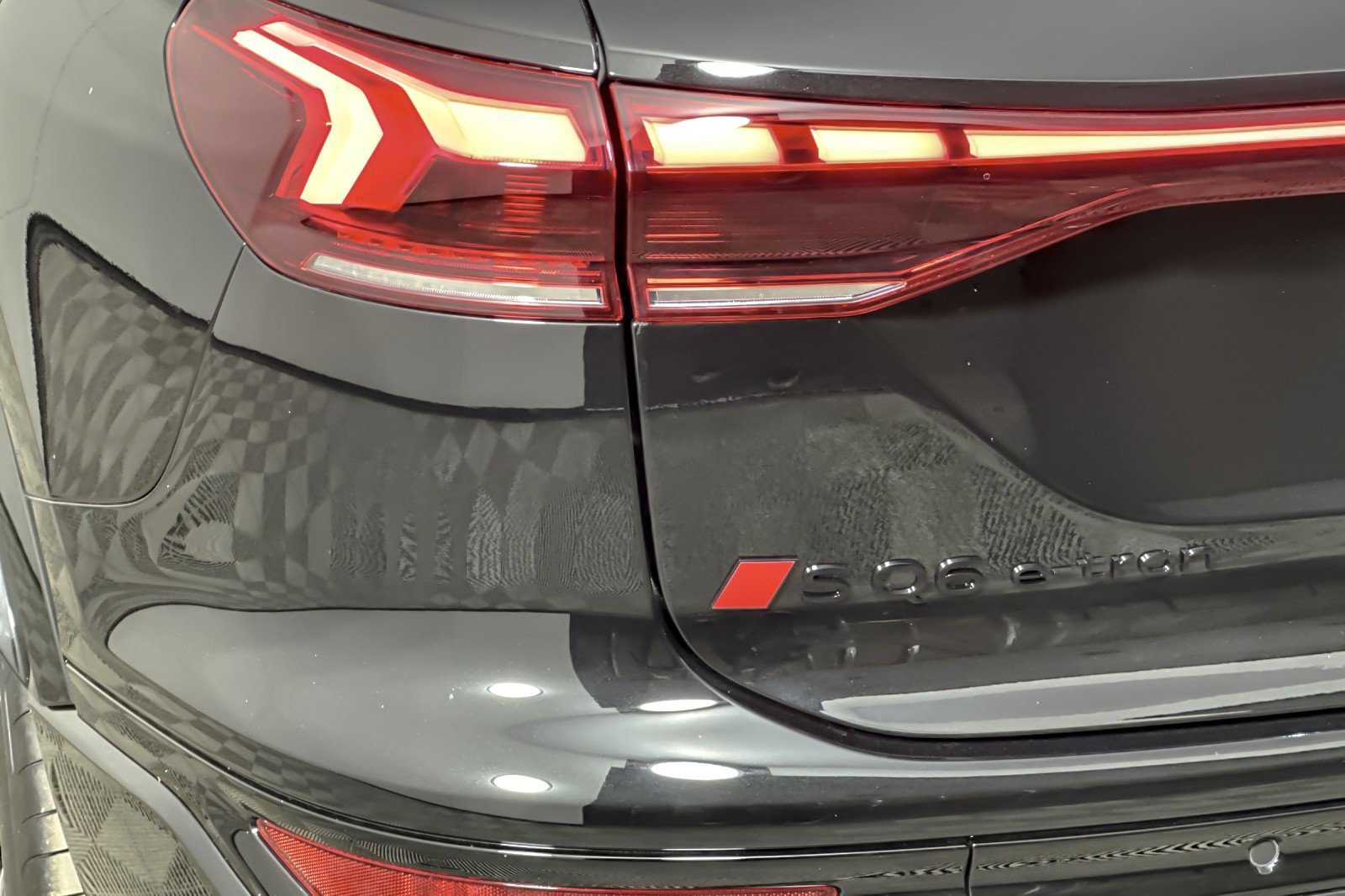 New 2027 Audi SQ6 e-tron Premium Plus AWD/4WD image 25