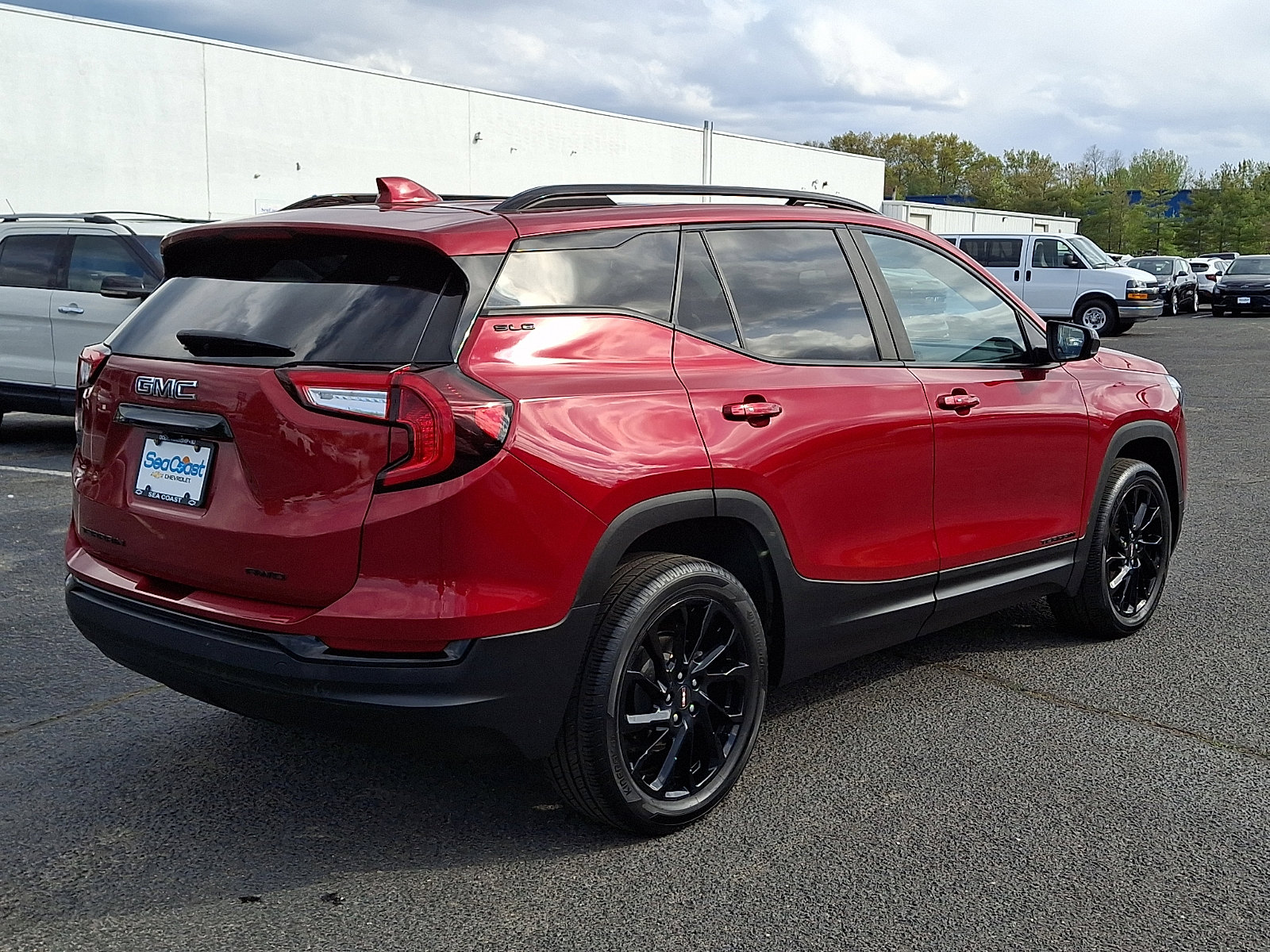 Certified 2023 GMC Terrain SLE w/ Driver Convenience Package AWD/4WD image 7