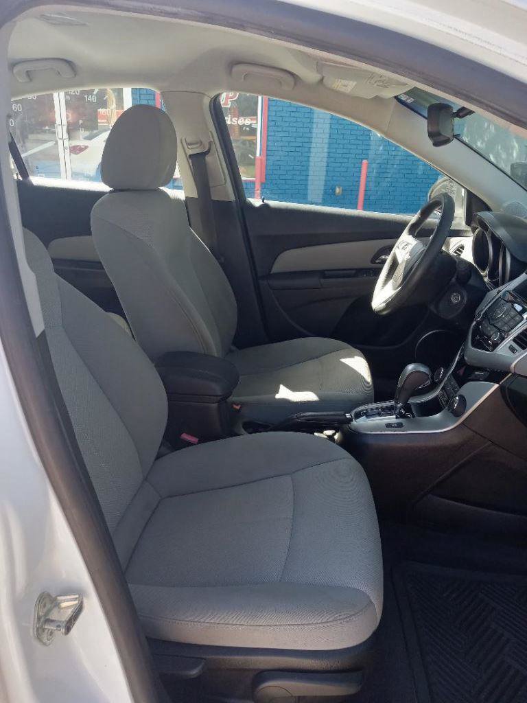 Used 2011 Chevrolet Cruze LT FWD image 7