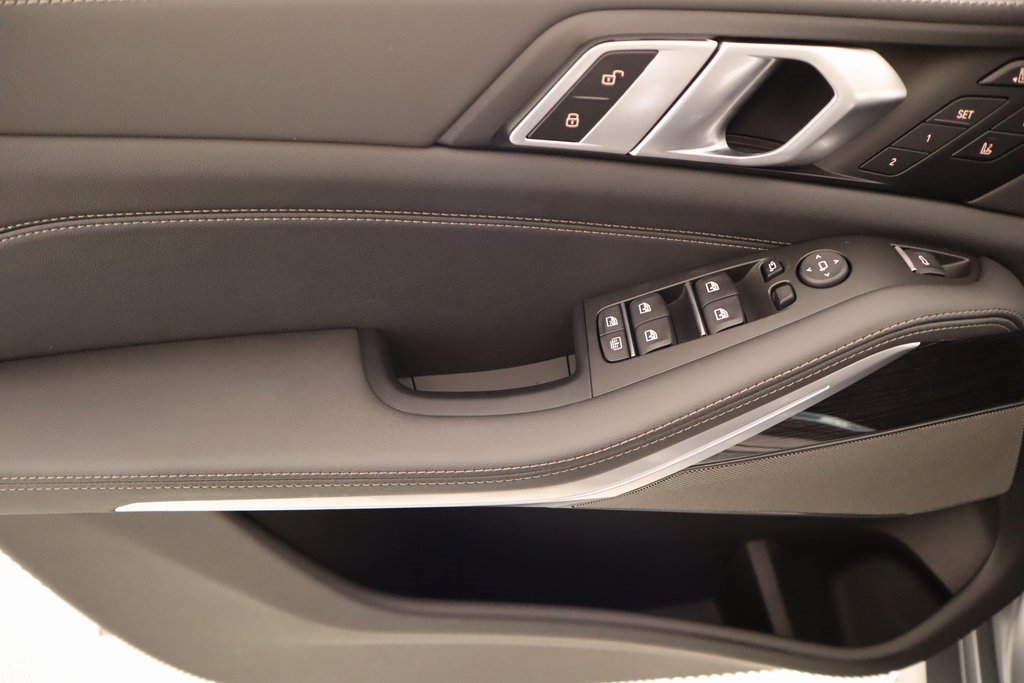 New 2026 BMW X7 xDrive40i w/ Executive Package image 18