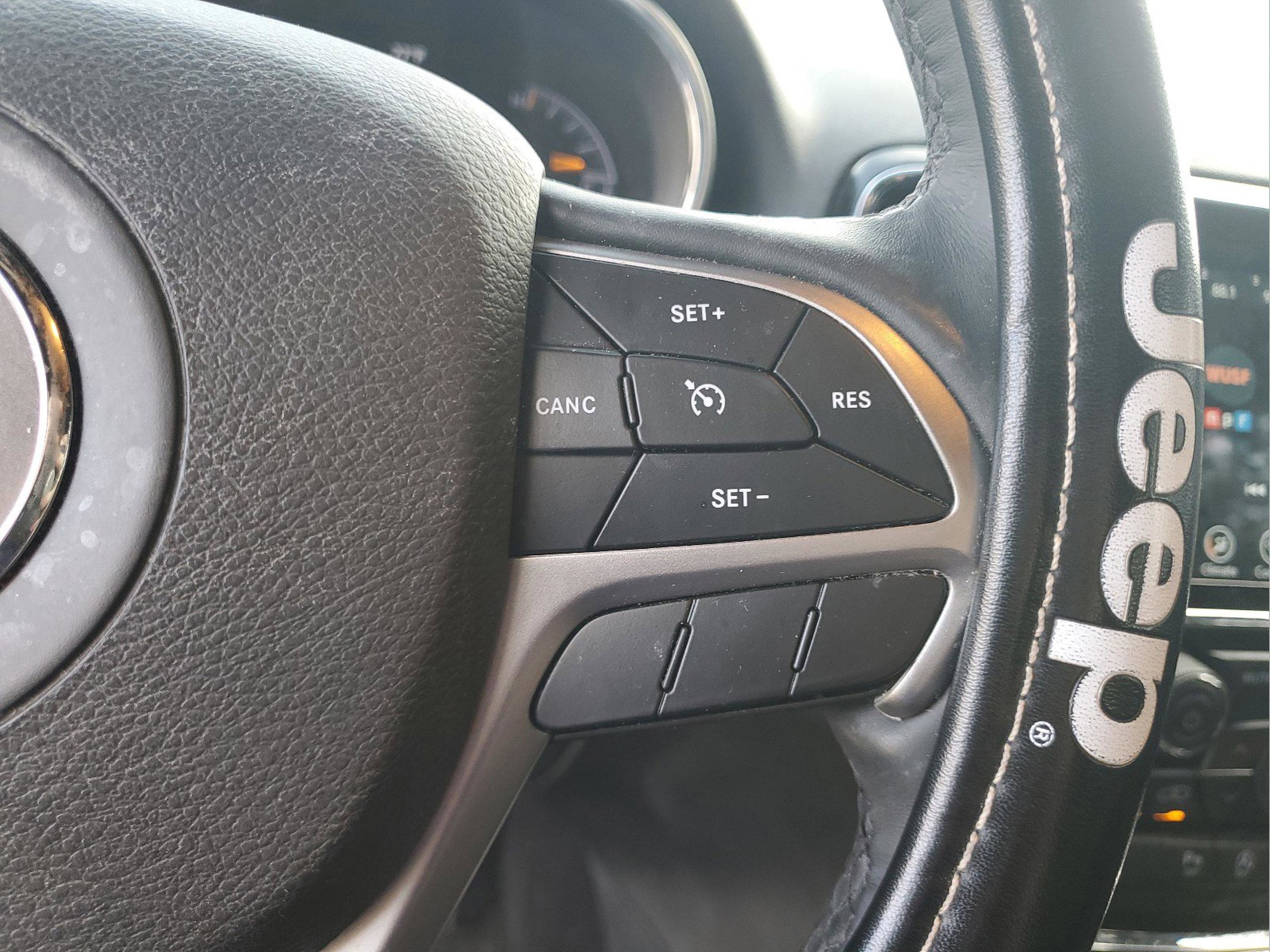 Certified 2022 Jeep Grand Cherokee Laredo X image 27