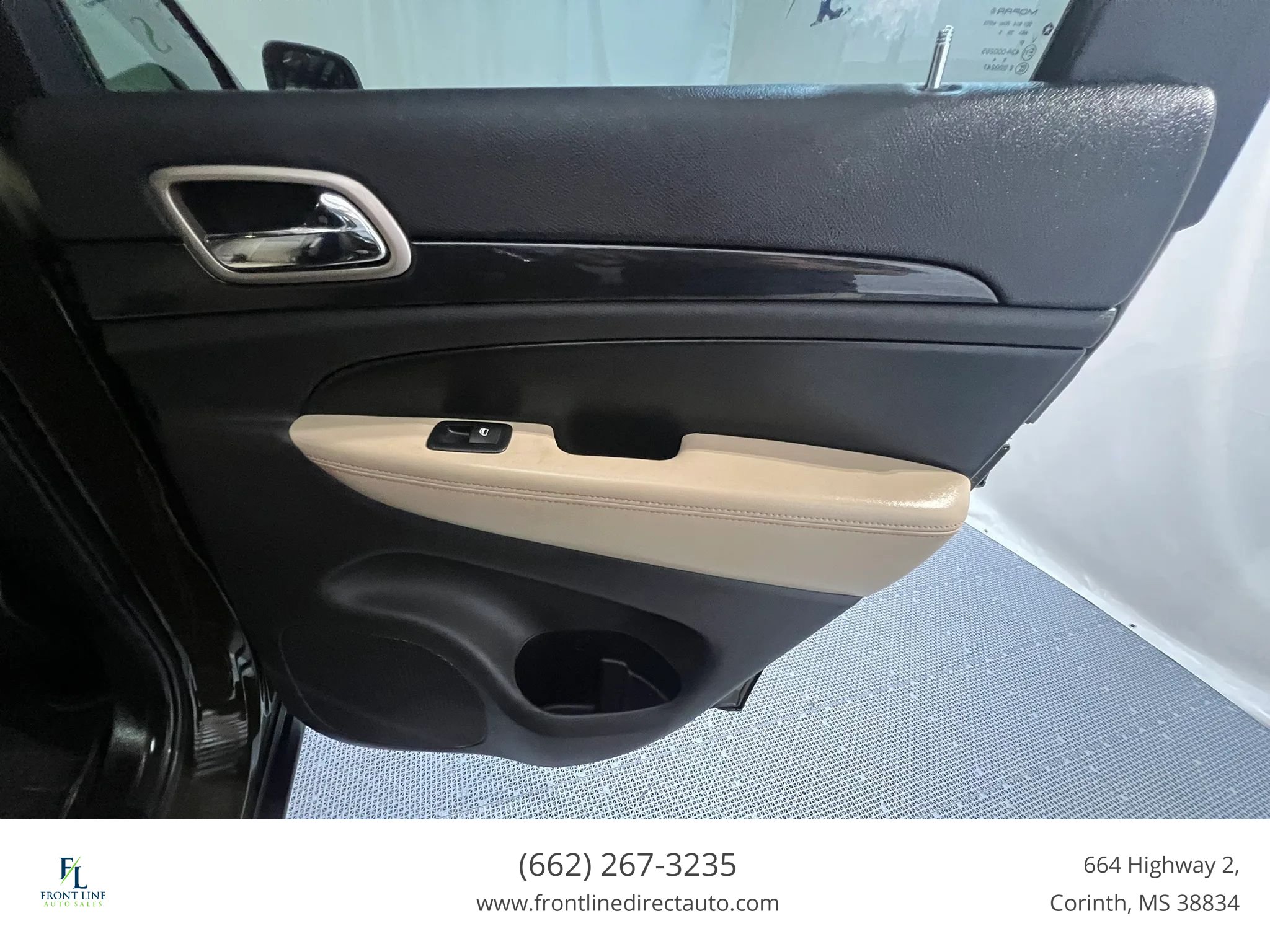 Used 2016 Jeep Grand Cherokee Laredo 75th Anniversary AWD/4WD image 24