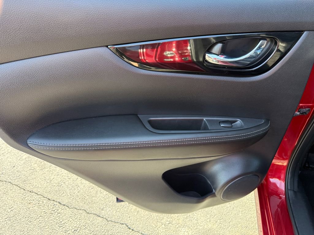 Used 2022 Nissan Rogue Sport SV w/ Technology Package image 27